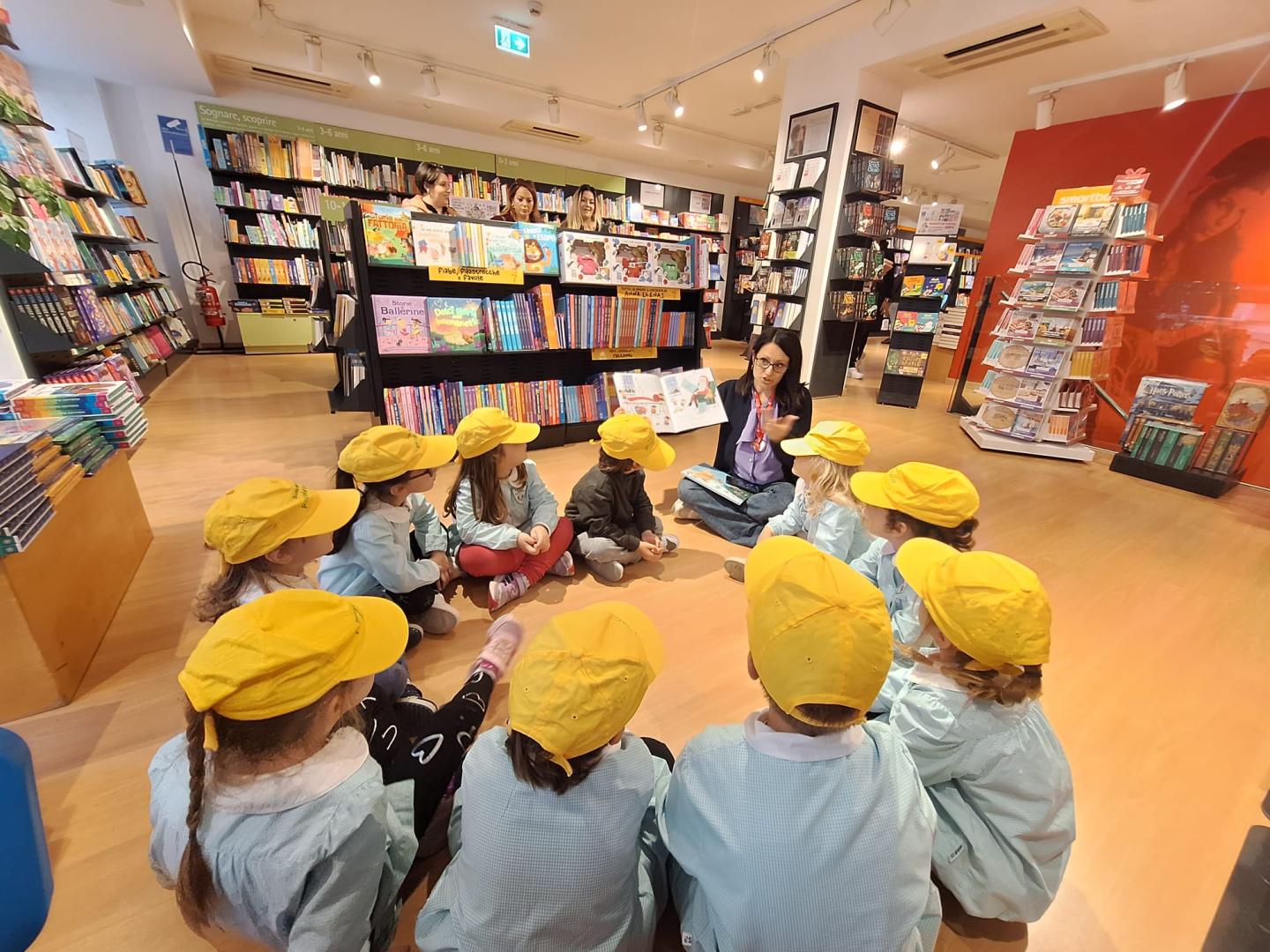Bambini di Piccole Orme durante una visita culturale